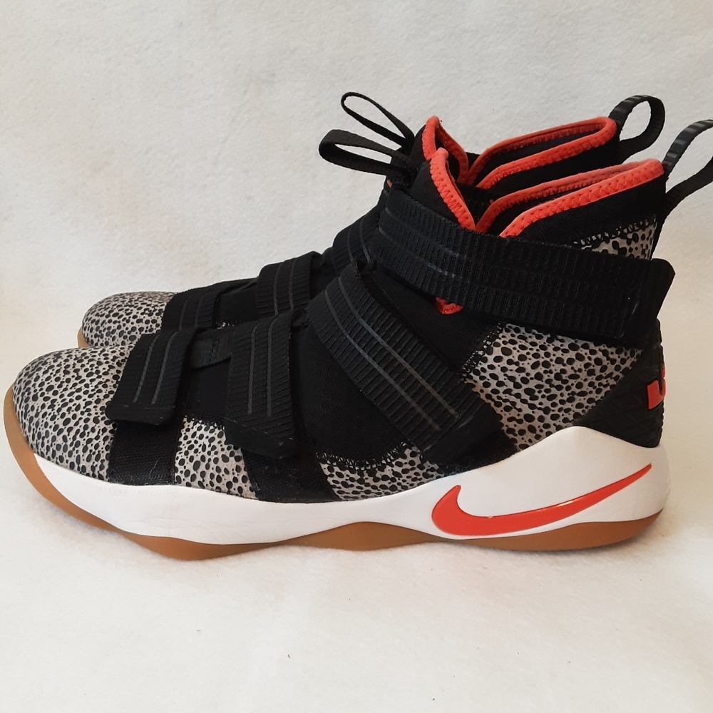 Nike Lebron Safari High Tops - Picture 6 of 12